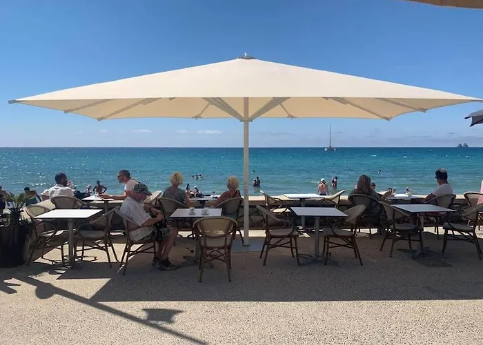 Joli T2 3Mn Mer. Proche Commodite Wifi Parking