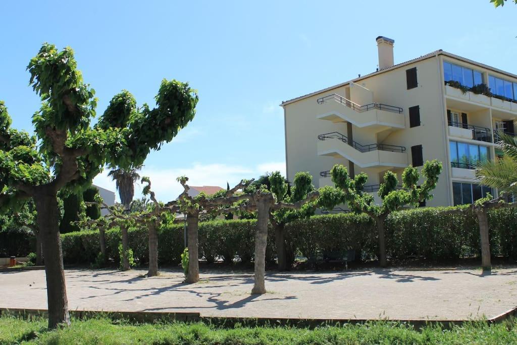 Joli T2 3mn Mer. Proche Commodite Wifi Parking Apartment *
