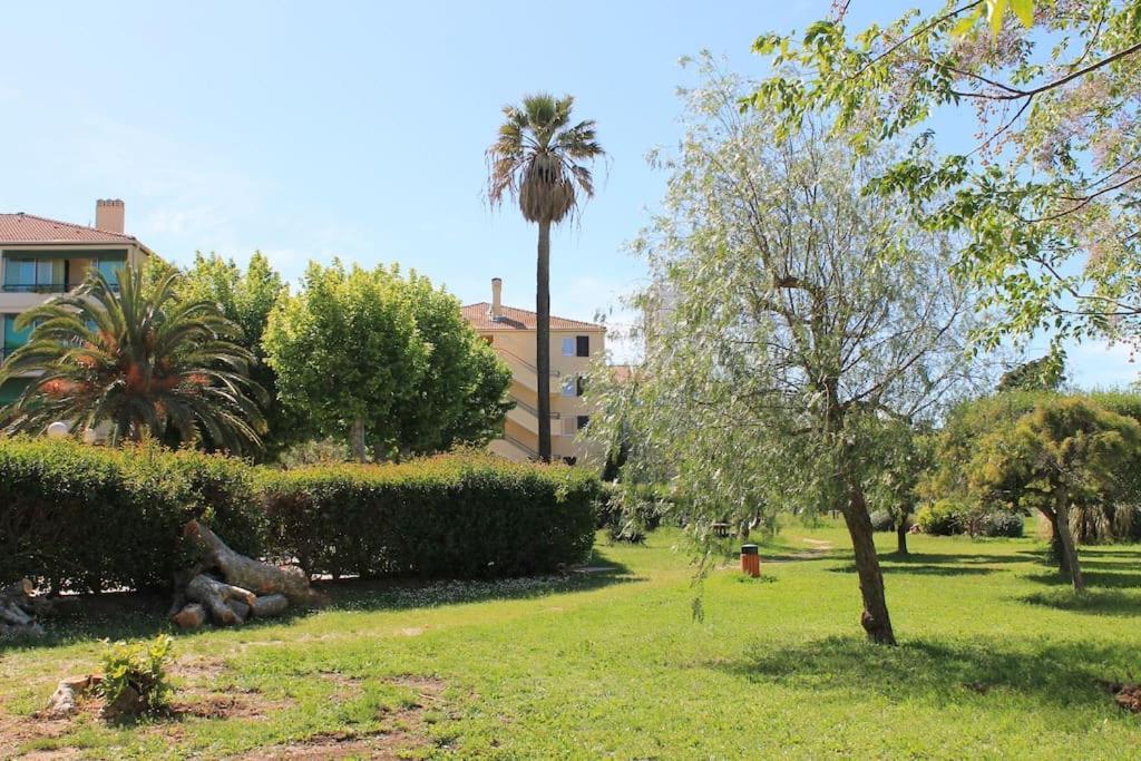 Apartment Joli T2 3mn Mer. Proche Commodite Wifi Parking La Seyne-sur-Mer