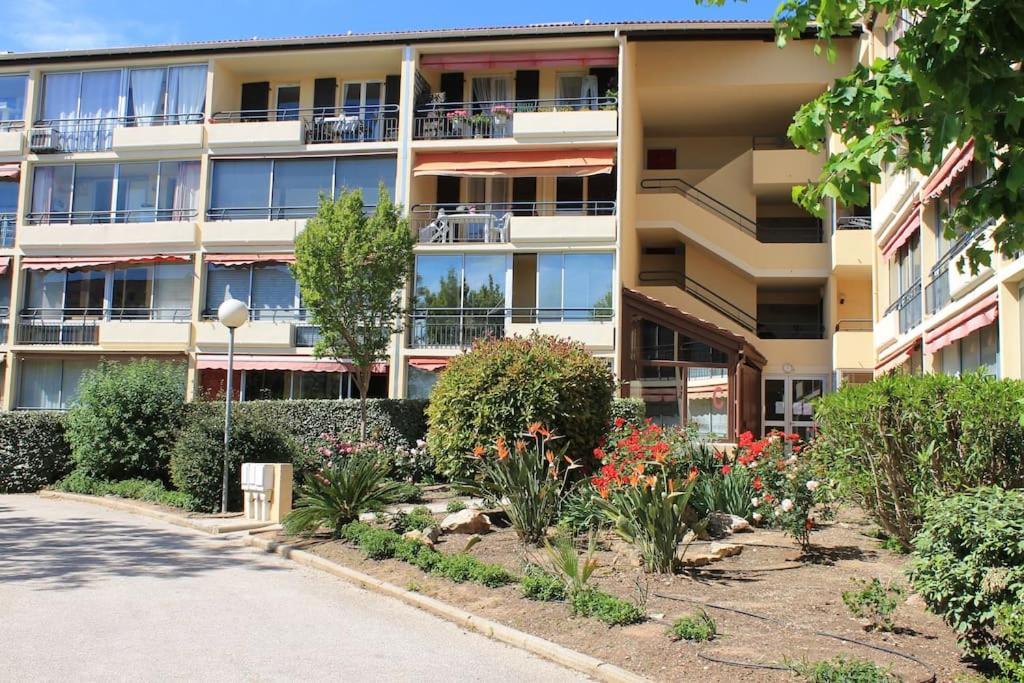 Apartment Joli T2 3mn Mer. Proche Commodite Wifi Parking La Seyne-sur-Mer